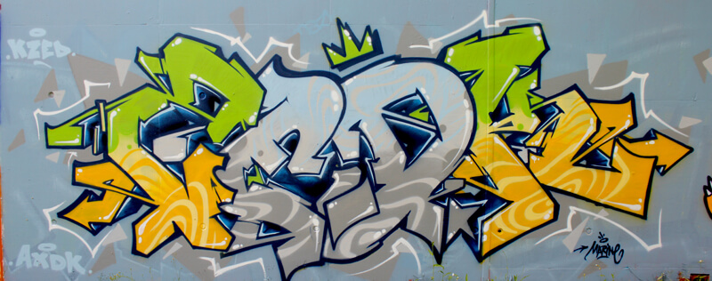 kzed-amiens-graffiti-decoration-axdk-vert-gris