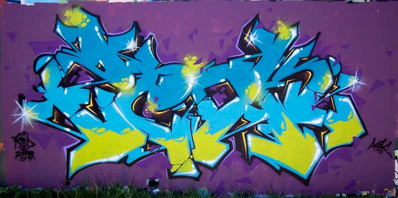 Lettrage Zedk bleu sur un fond Violet réalisé pas Kzed du crew AXDK à Amiens