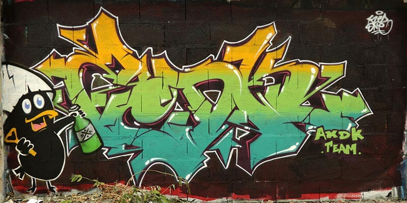 Graffiti réalisé par Kzed du crew AXDK a Amiens dans une usine abandonnée